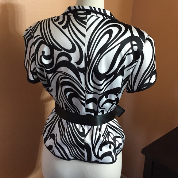 JS Collection Top - Picture 2 of 4